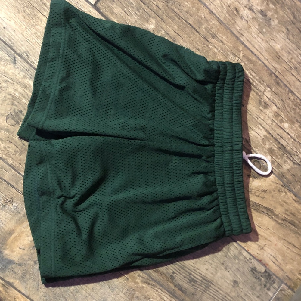 baggy shorts / athletic shorts / basketball shorts